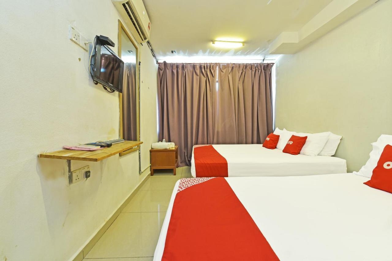 F Hotel Sungai Dua Bukit Екстер'єр фото