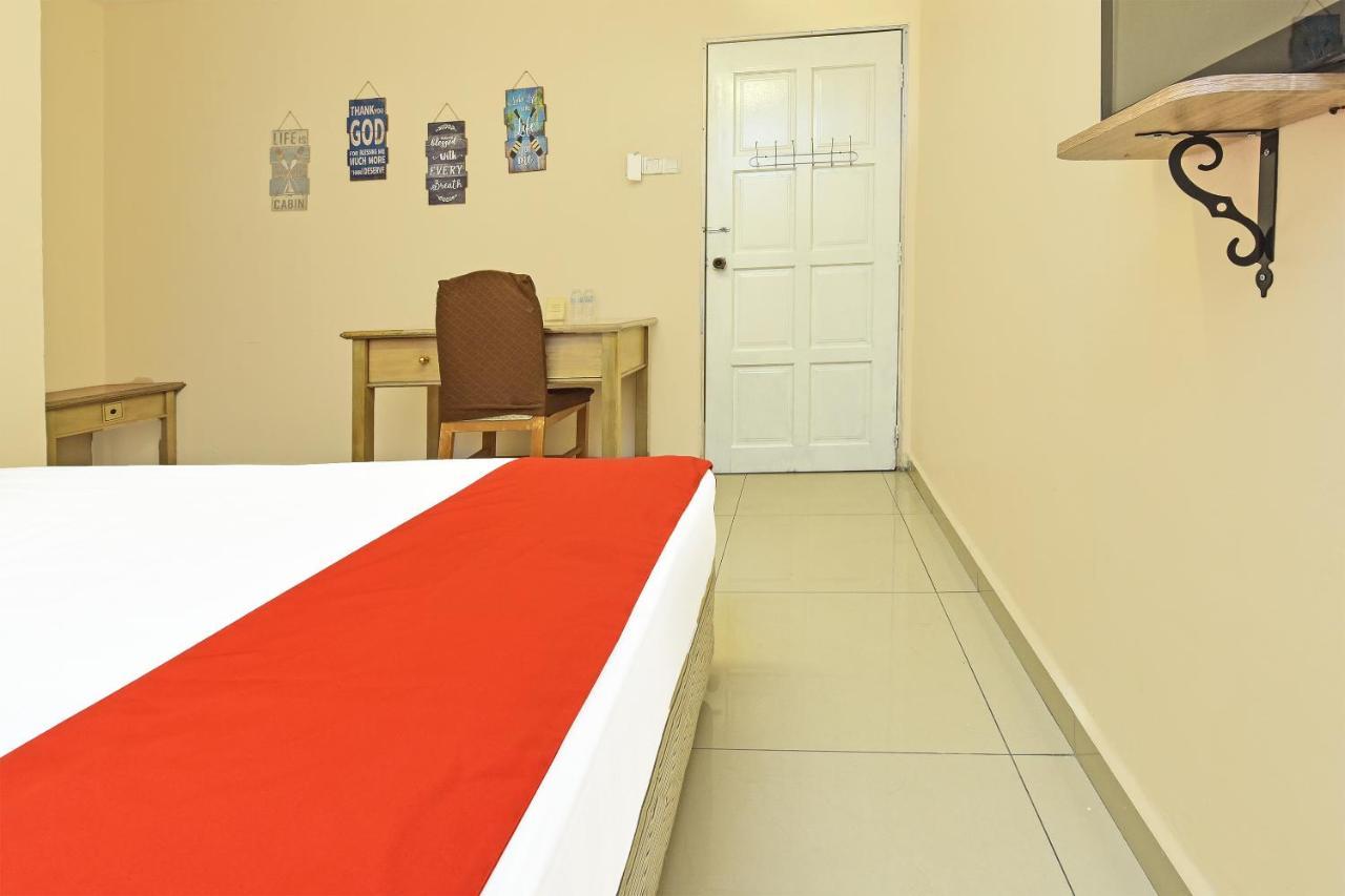 F Hotel Sungai Dua Bukit Екстер'єр фото