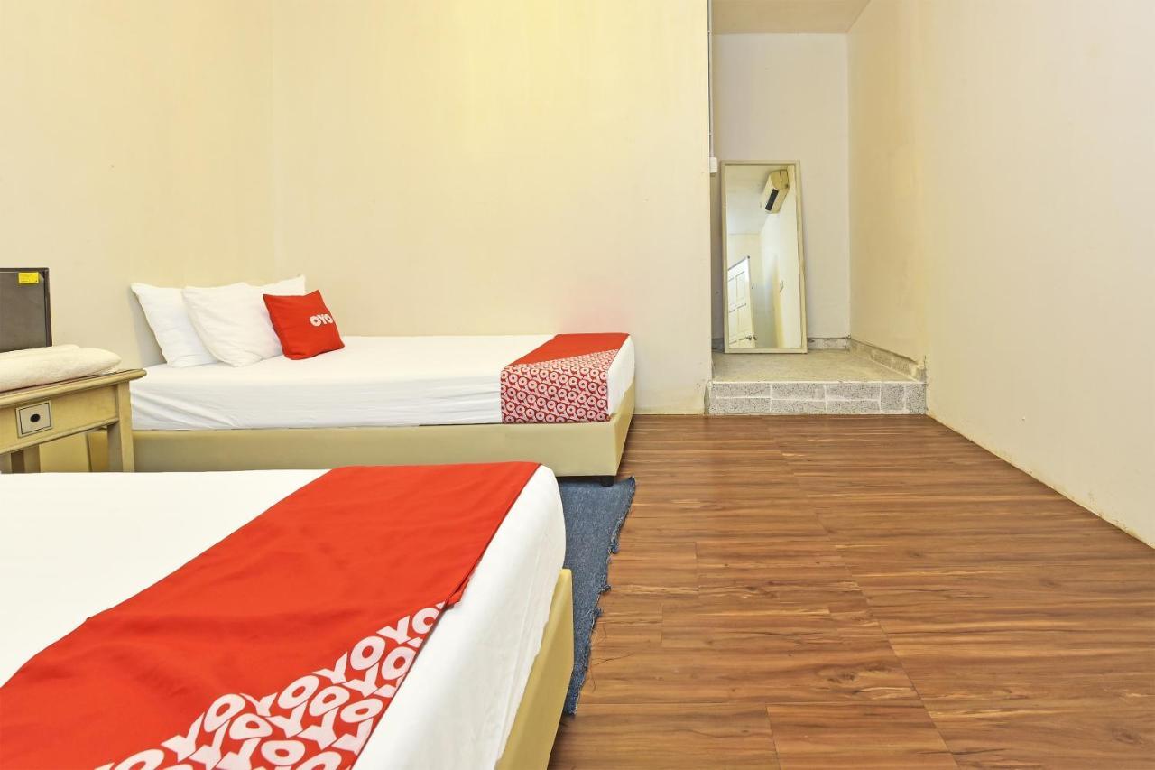 F Hotel Sungai Dua Bukit Екстер'єр фото