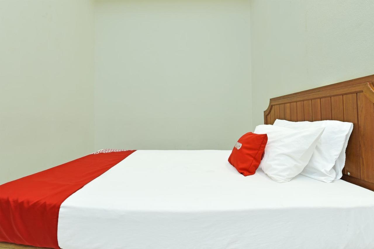 F Hotel Sungai Dua Bukit Екстер'єр фото