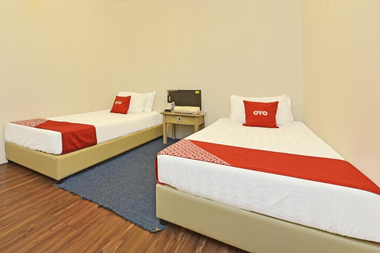 F Hotel Sungai Dua Bukit Екстер'єр фото