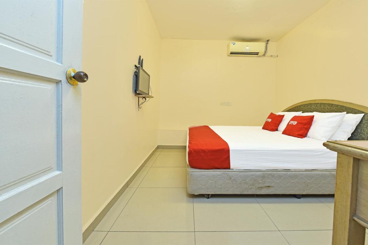 F Hotel Sungai Dua Bukit Екстер'єр фото