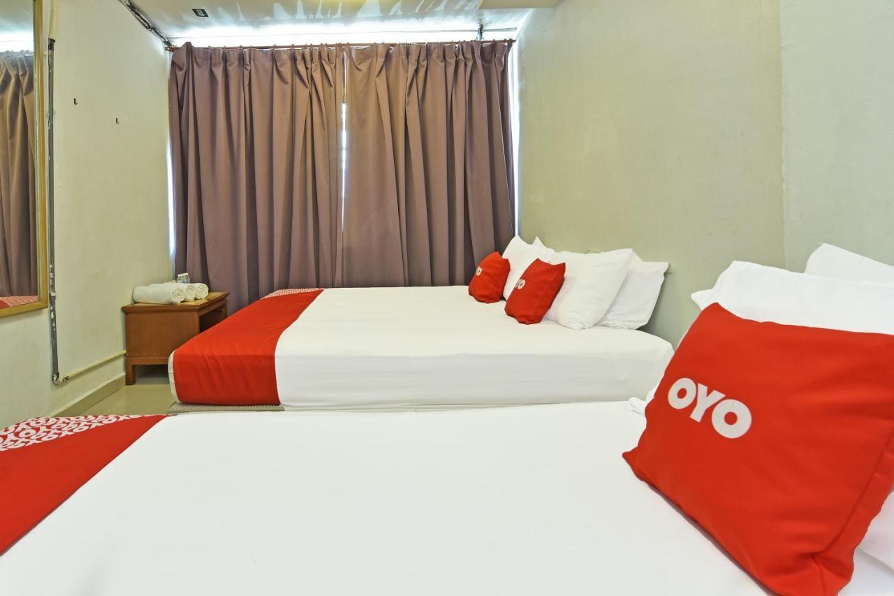 F Hotel Sungai Dua Bukit Екстер'єр фото