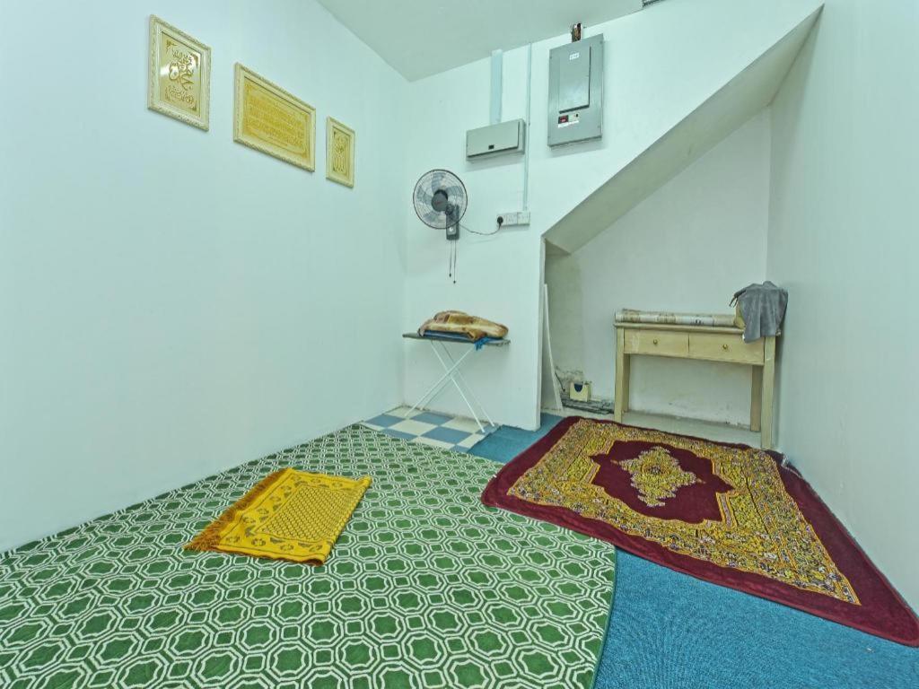 F Hotel Sungai Dua Bukit Екстер'єр фото